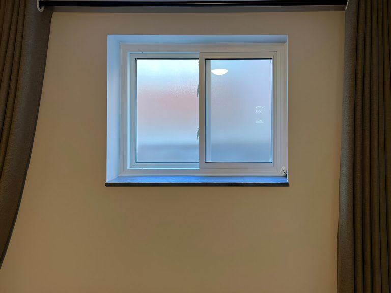 Sliding window gallery