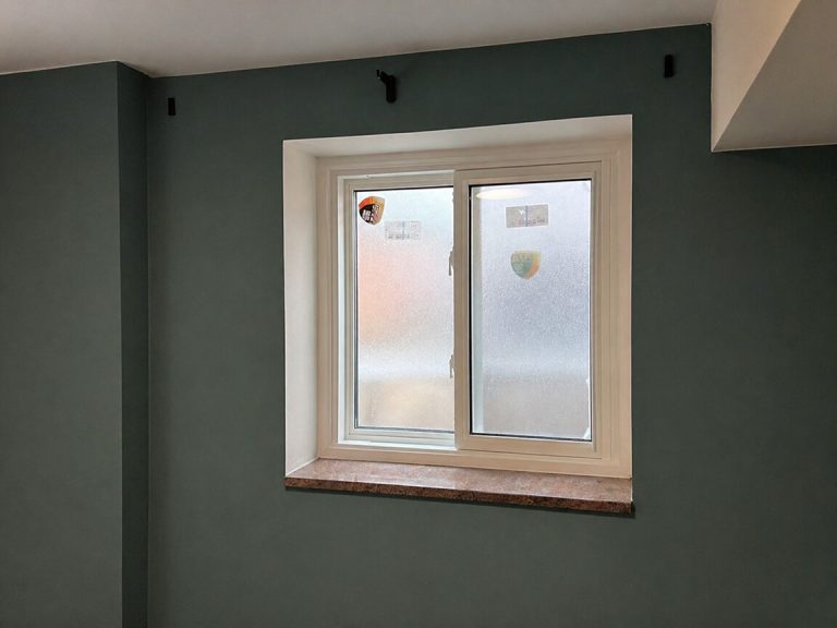 Sliding window gallery